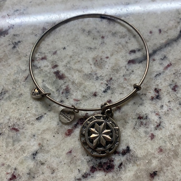 Alex and Ani Jewelry - ⭐️Final Price⭐️ Alex and Ani Compass Bracelet